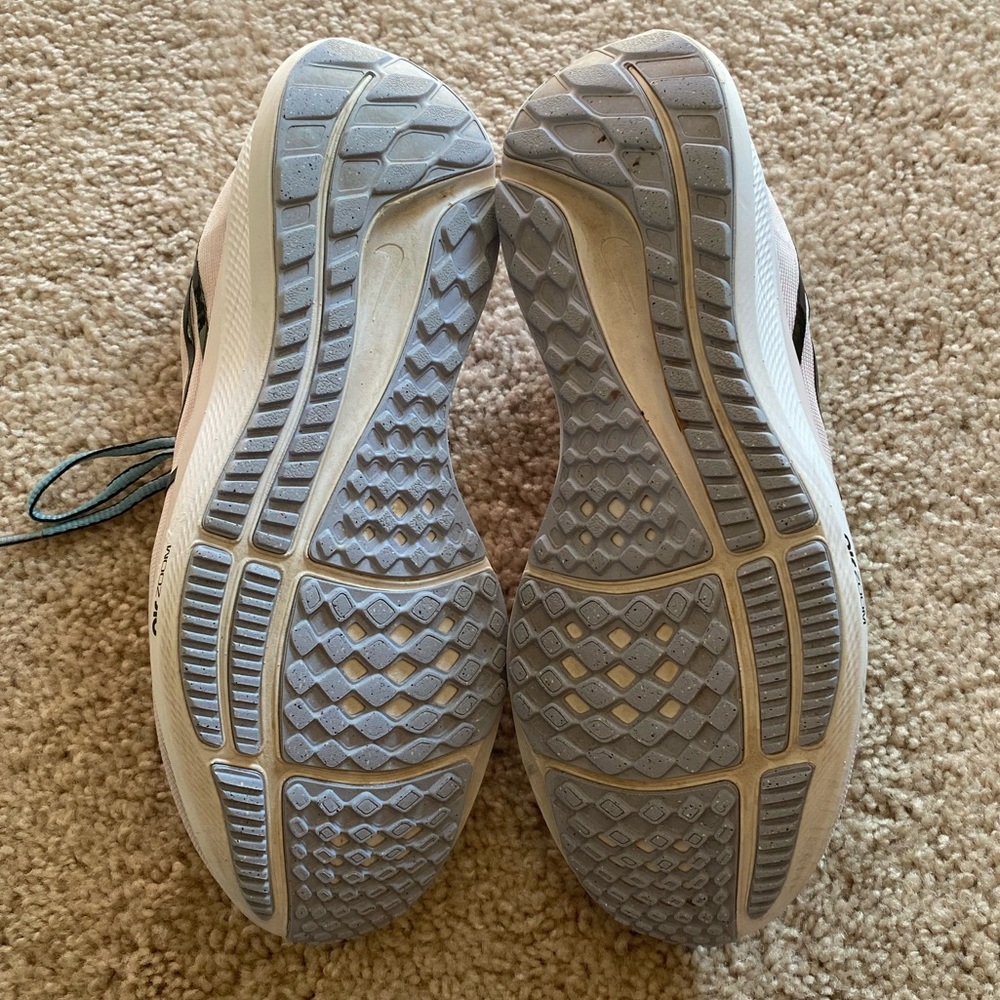 Nike Women's White Multi-Color Running Sneakers - Picture 7 of 10